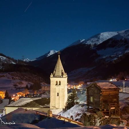 Hotel Restaurant Du Cret Bourg-Saint-Pierre Exteriör bild